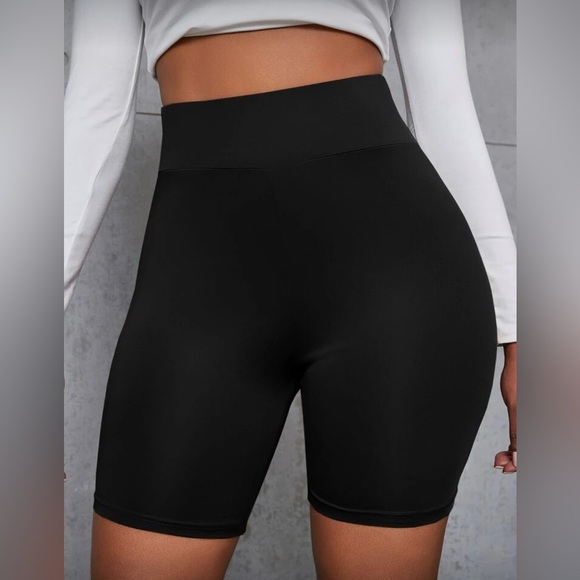 NWOT ⚜️🖤⚜️ Laina Rauma black biker shorts - Picture 3 of 12